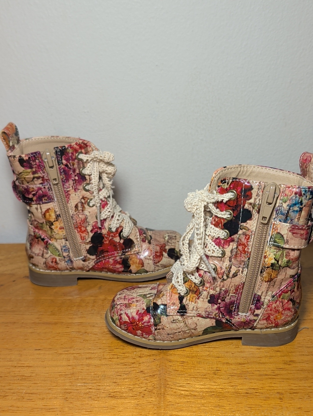 Pipperdoodles Pink Floral Combat Boots with Crochet Laces Toddler Girls Size 8 - Picture 6 of 7